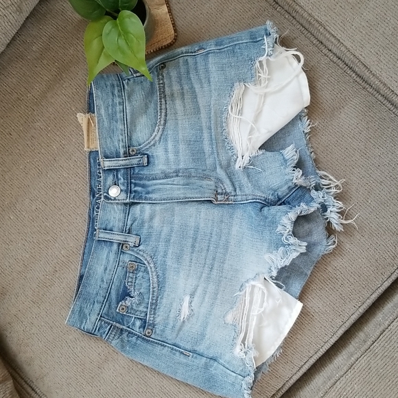 American Eagle Outfitters Pants - AE Light Wash Vintage Hi-Rise Festival Jean Cutoff Shorts, Size 2 American Eagle